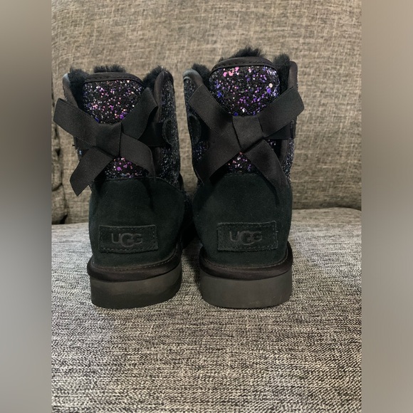 Classic mini bow cosmos Ugg - Picture 2 of 4